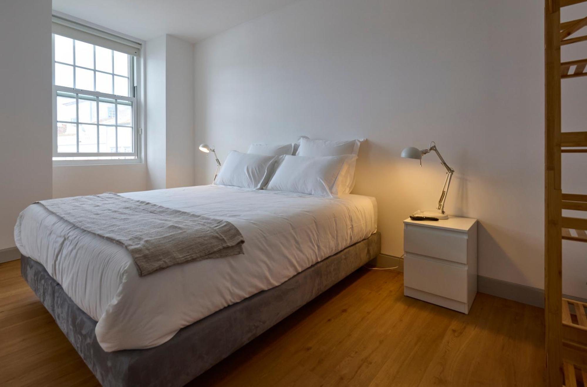 Matriz 55, & Hostal Ponta Delgada
